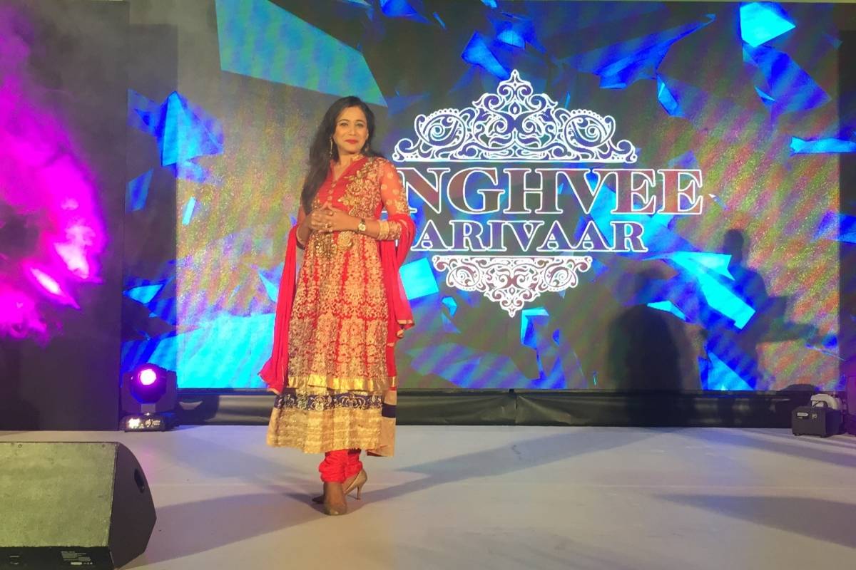 Emcee Reena hosts for Singhvi parivaar