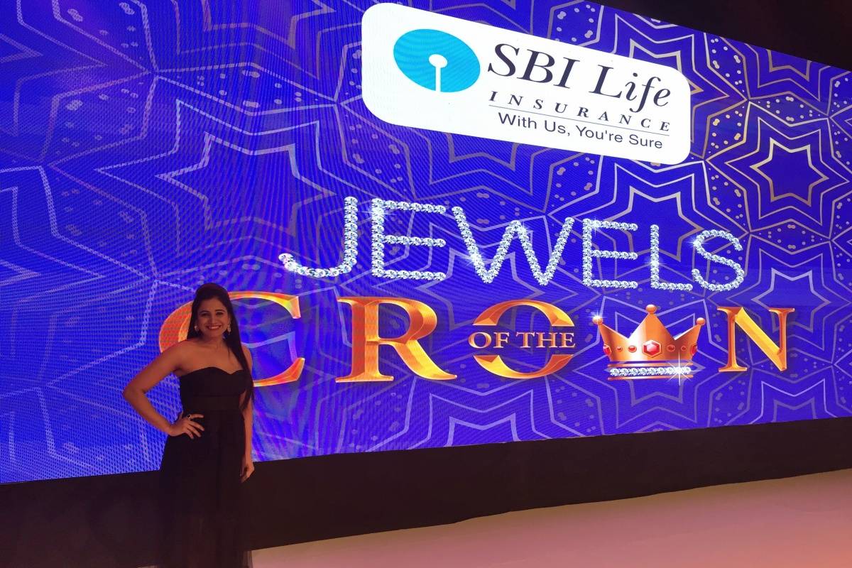 Anchor Emcee Reena Dsouza hosts SBI Life Insurance Jewels of the crown event in WTC, Dubai