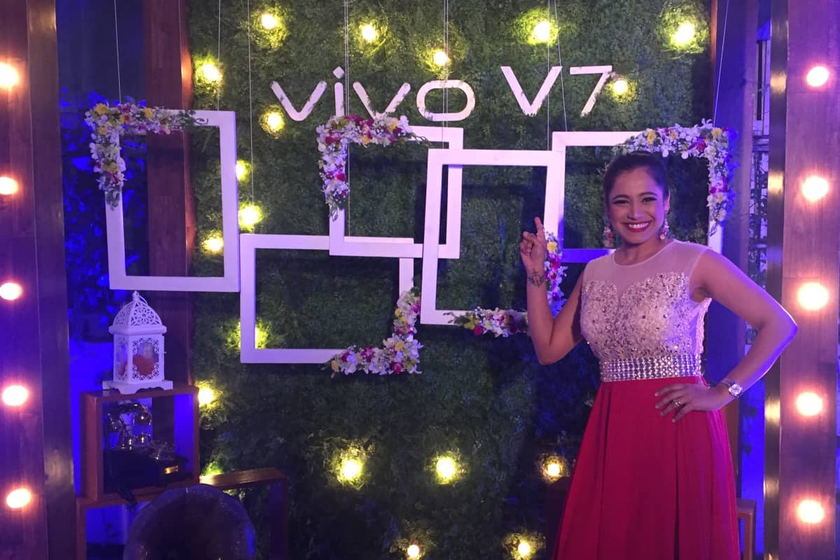 India’s best anchor Multilingual MC Reena Dsouza hosts VIVO V7 celebratory dinner in Bangalore