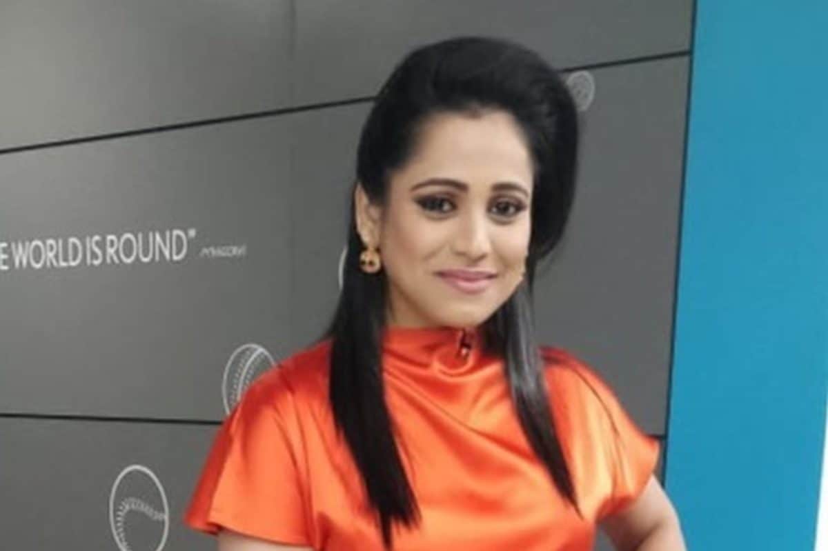 Anchor Reena Dsouza hosted Vivo V15 Pro launch event in Mumbai