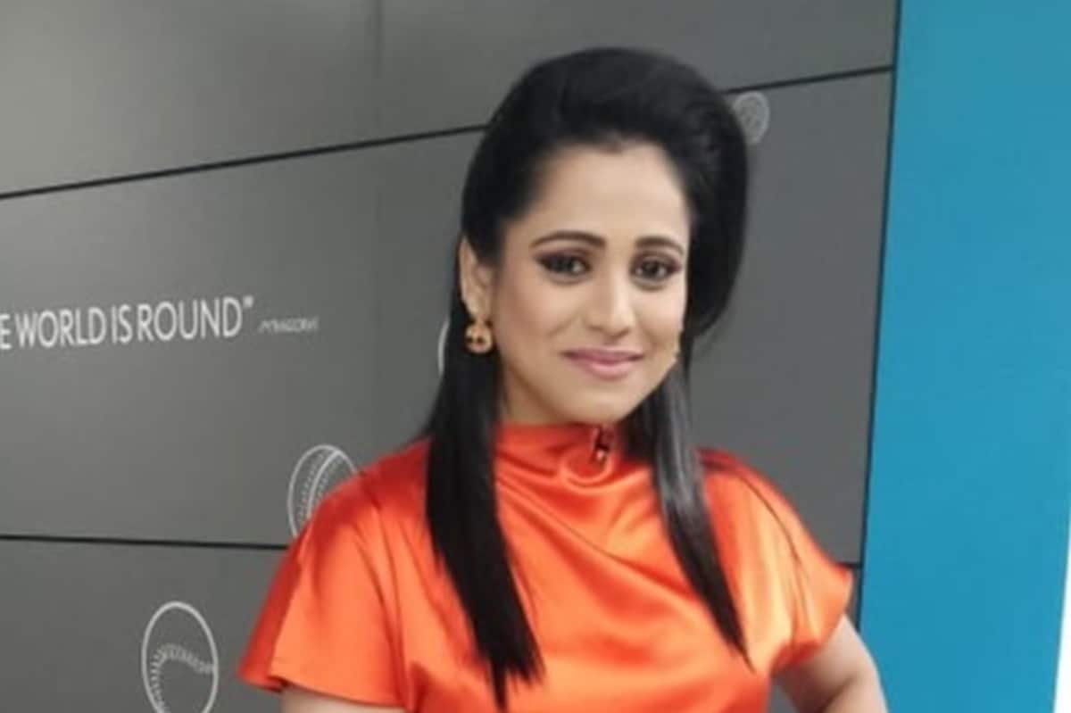 Anchor Reena Dsouza hosted Vivo V15 Pro launch event in Mumbai